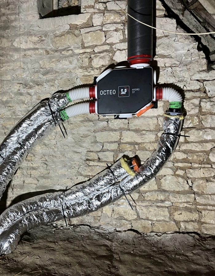 Installation d’une VMC simple flux avec gaines semi-rigides
